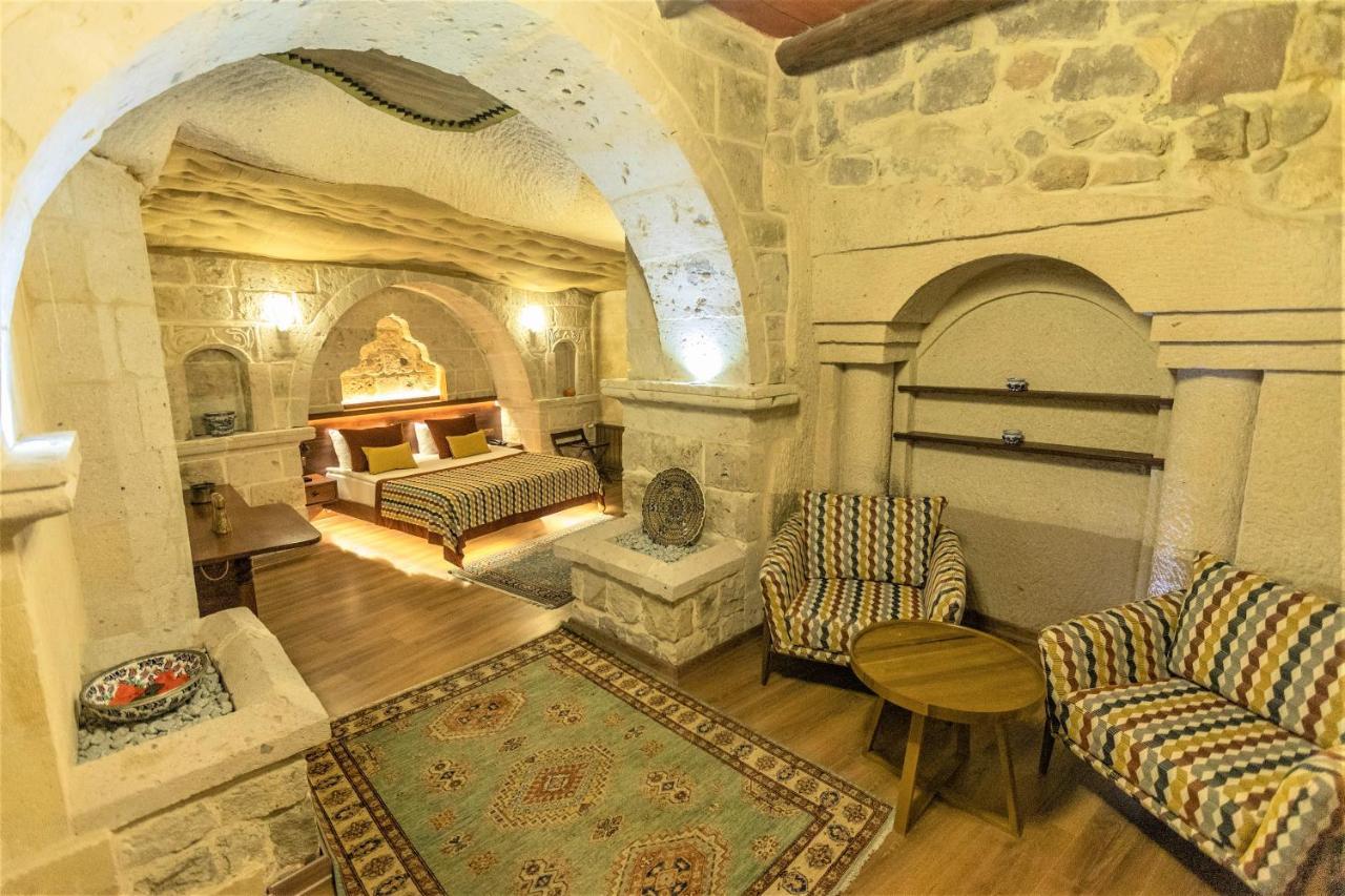 Mimi Cappadocia Luxury Cave Hotel Üchisar Bagian luar foto